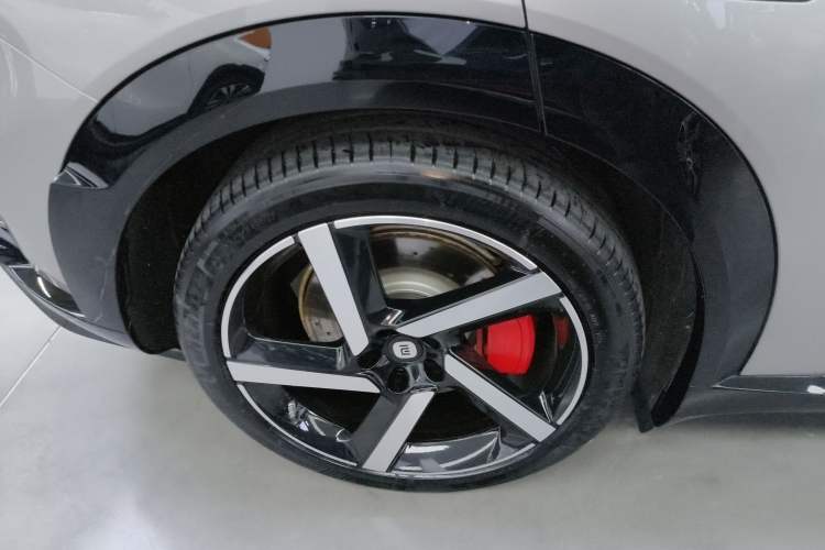 Used Xiaomi Auto YU7 2025 Ultra-Long Range High-Performance All-Wheel-Drive Max Edition
