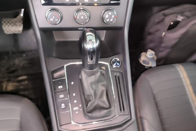 Used Volkswagen Lavida 2019 1.5L Automatic Vision Edition China VI Standard Gear Lever