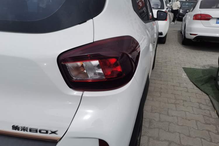 Used Dongfeng NAMMI BOX 2022 Light Wind Edition 201KM Lightning Model Exterior 3