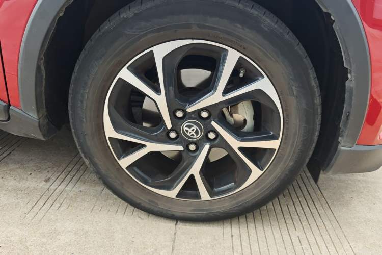 Used Toyota C-HR 2018 2.0L Leading Edition China V-standard
