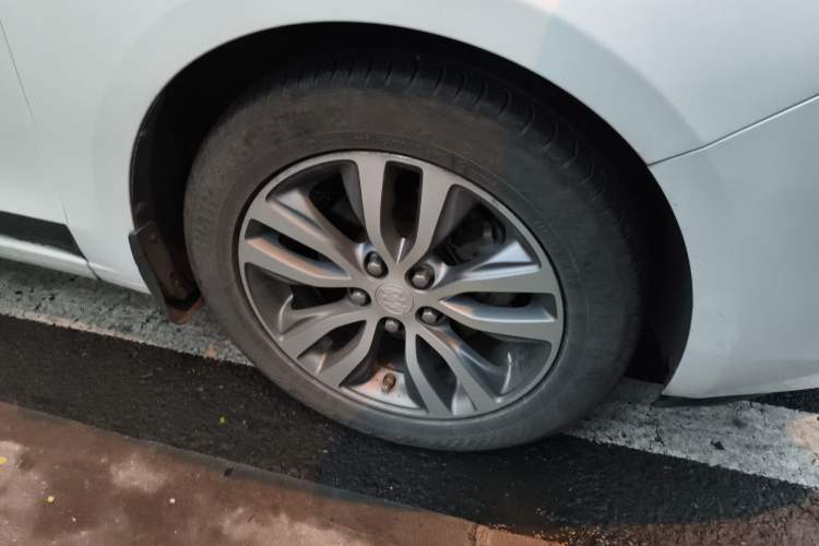 Used Buick GT 2019 18T Automatic Connected Elite Model China VI Standard Right Front Wheel Hub