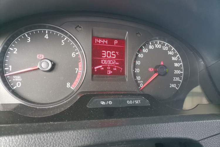 Used Volkswagen Santana 2015 Haval H6 1.6L Automatic Luxury Model Odometer Close Up