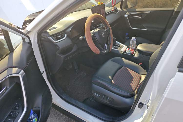 Used Toyota RAV4 Rongfang Plug-in Hybrid 2021 2.5L 4x4 Flagship Pro Driver Seat