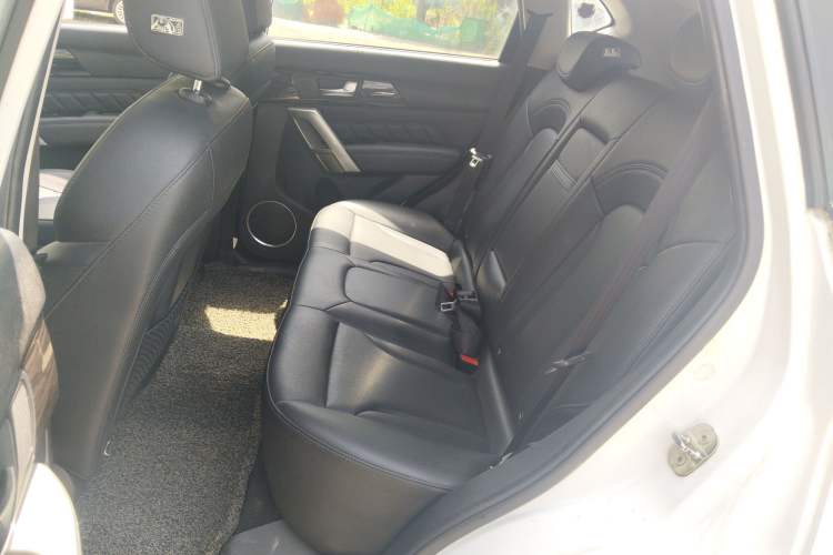 Used Haval H2 2016 Red Label 1.5T Manual Two-Wheel Drive Elite Model Left Rear Seat