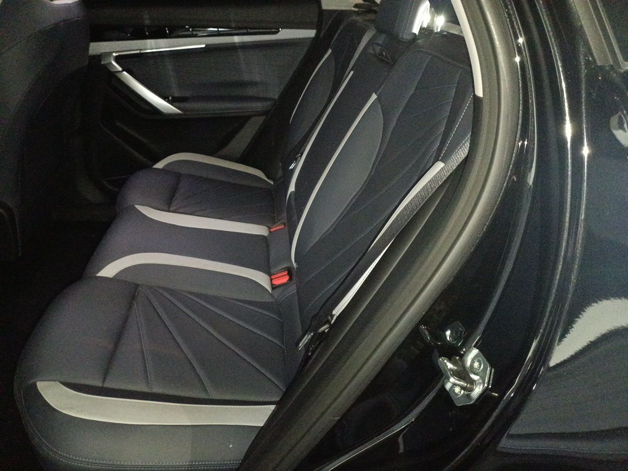 Geely Auto FX11 2023 1.5TD DCT Prestige Edition — снимка 17