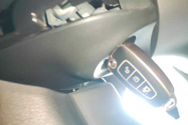 Used Ford Focus 2015 Hatchback 1.6L Automatic Fashion Edition Vehicle Key