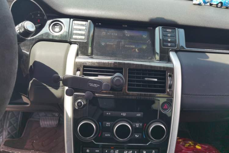 Used Land Rover Discovery Sport 2019 240 PS SE Version China V Standard Audio And AC Panel