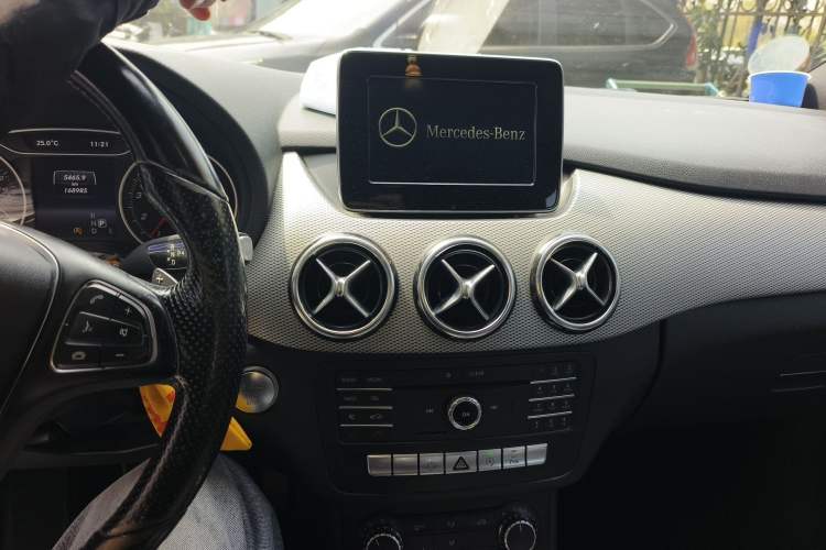 Used Mercedes-Benz B-Class 2015 B 200 Sport Edition Audio And AC Panel