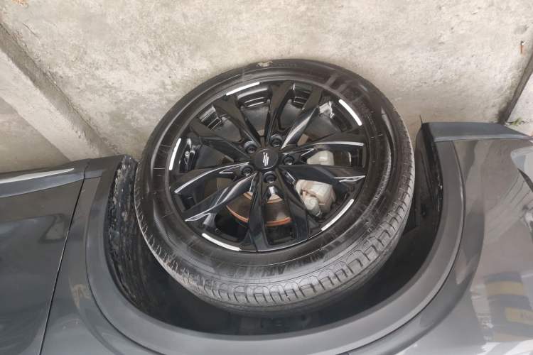 Used CHANGAN OSHAN X5 PLUS 2023 Revised 1.5T DCT Pioneer Edition Exterior 4