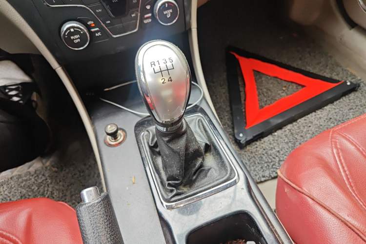 Used Bestune B50 2013 1.6L manual Comfort trim level