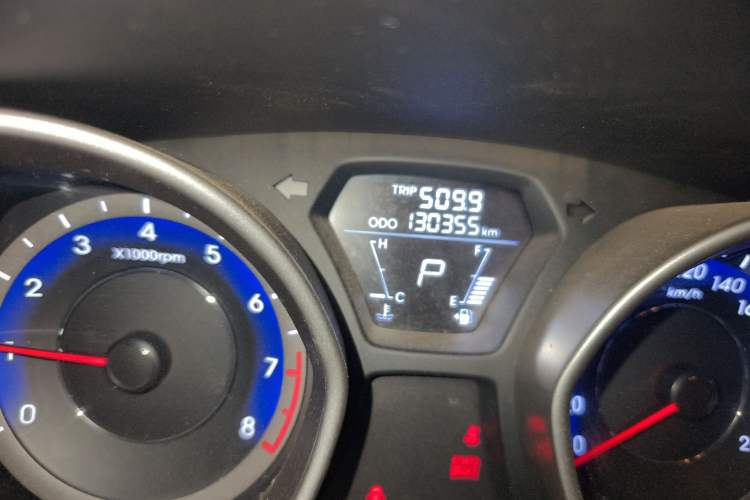 Used Hyundai Elantra (5th Generation / Langdong) 2015 1.6L Automatic Fashion Model