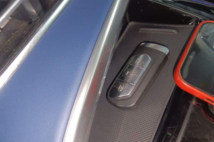 Used VOYAH FREE 2021 Four-Wheel Drive Standard Range-Extended Exclusive Luxury Package
