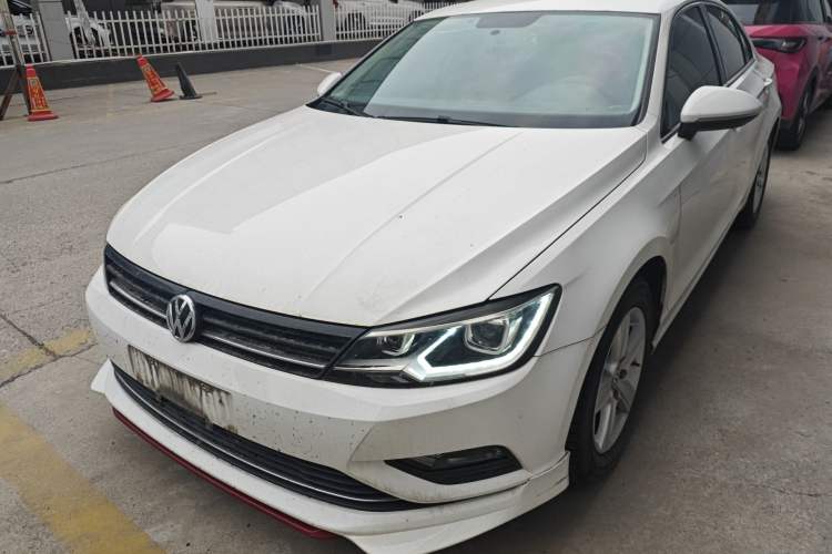Used Volkswagen Lamando 2015 230TSI Manual Trend Edition