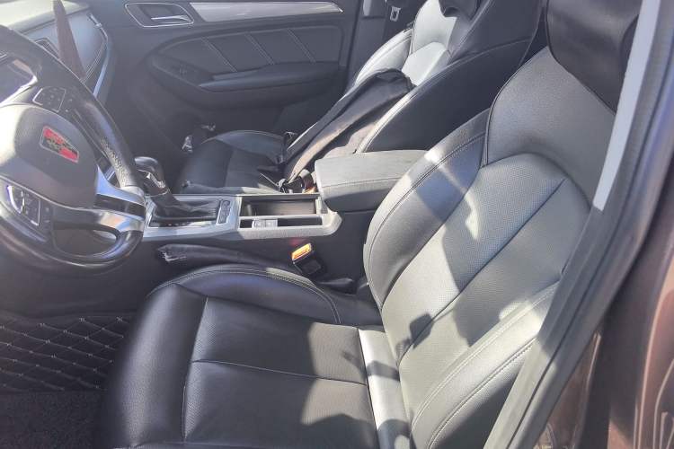 Used Roewe RX5 2016 30T Two-Wheel Drive Automatic Internet Smart Edition