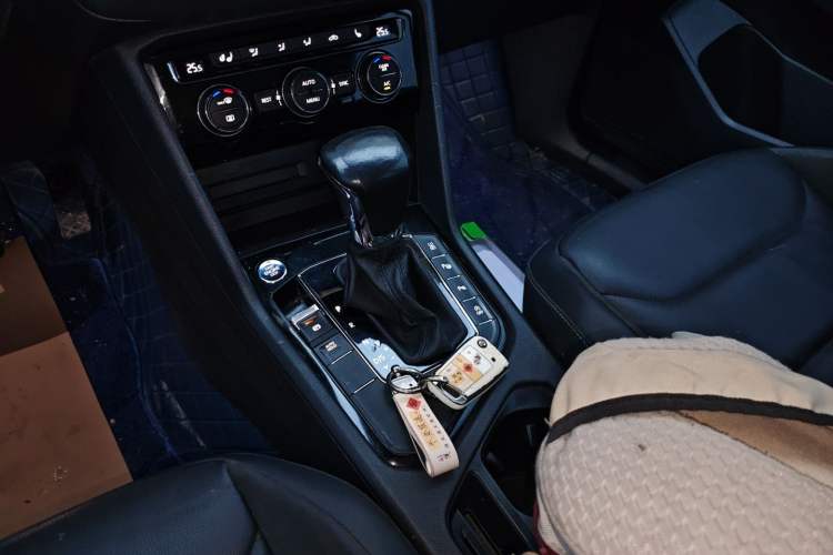 Used Volkswagen Tiguan L 2019 330TSI Automatic Two-Wheel Drive Smart Luxury Version China V Emission Standard