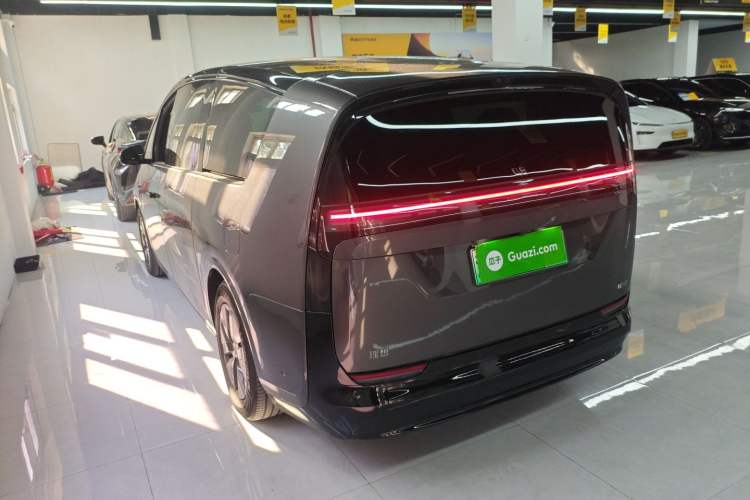 Used Li Auto MEGA 2024 Ultra Model Exterior 3