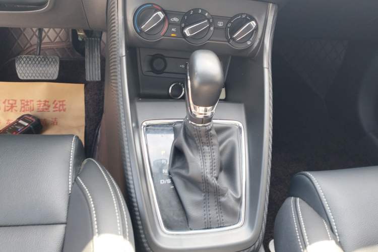 Used MG ZS 2018 1.5L Automatic Luxury Edition China V Standard Gear Lever