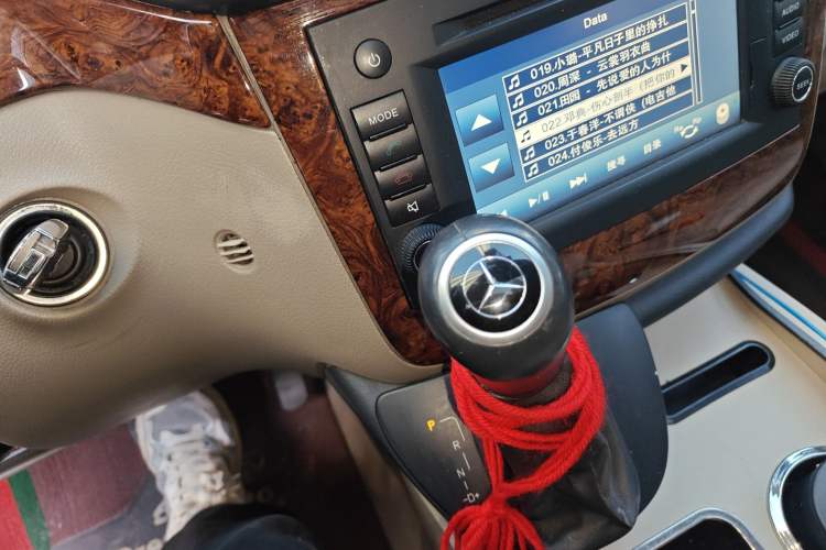 Used Mercedes-Benz Viano 2013 3.5L Haoci version