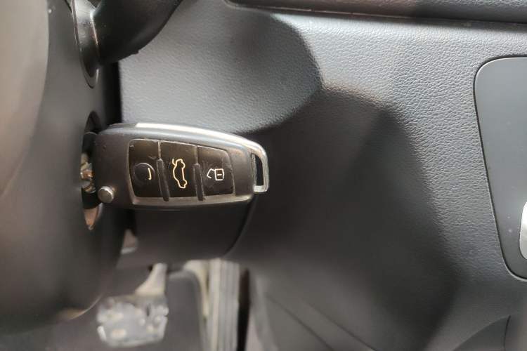 Used Audi Q3 2015 30 TFSI Comfort Model
