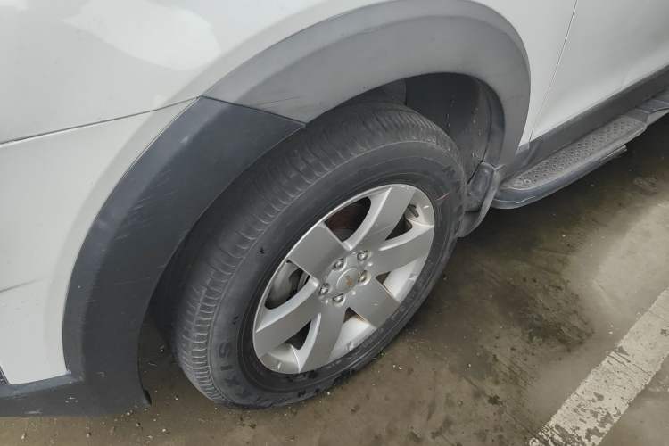 Used Chevrolet Captiva 2014 2.4L Two-Wheel Drive Urban Version 7 Seats Left Front Wheel Hub