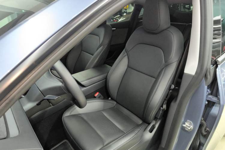 Used Tesla Model Y 2025 Rear-Wheel Drive First Edition