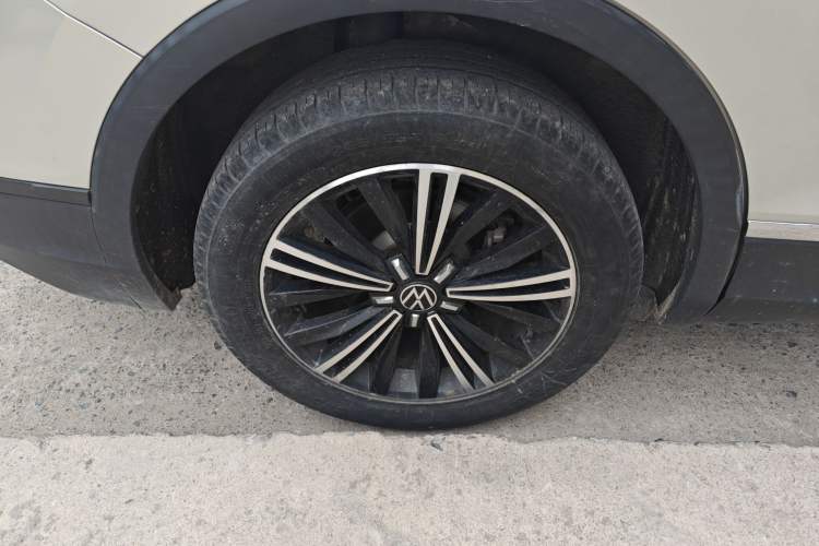 Used Volkswagen Tiguan L 2021 280TSI Automatic Two-Wheel Drive Comfort Edition – Low-Trim Version
