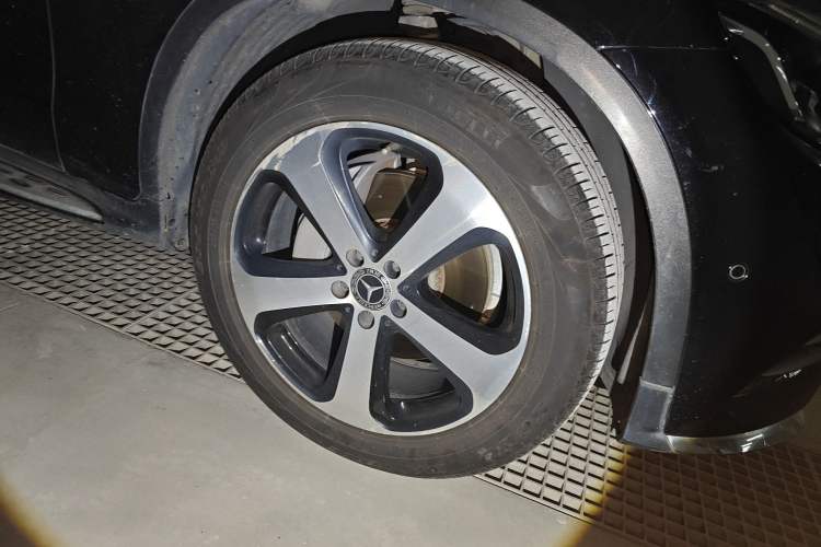 Used Mercedes-Benz GLC 2018 Facelift GLC 260 4MATIC Luxury Edition
