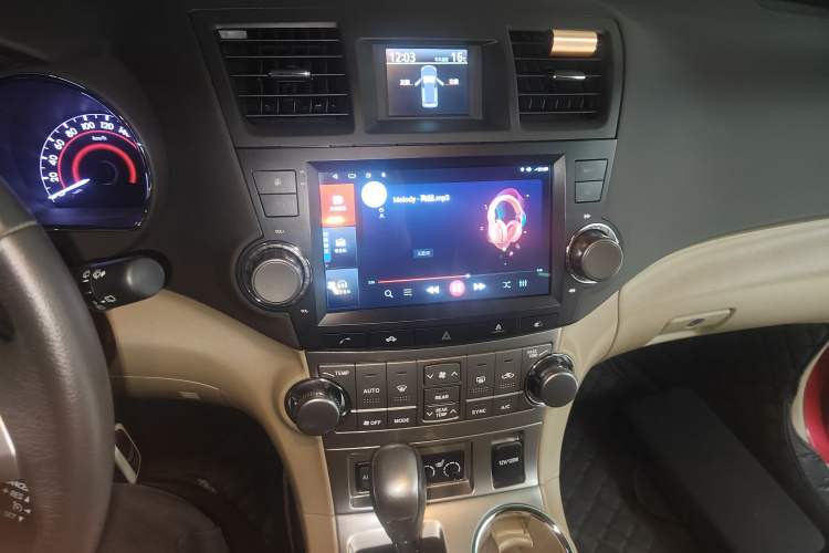 Used Toyota Highlander 2012 2.7L Two-Wheel Drive 7-Seater Luxury Edition
