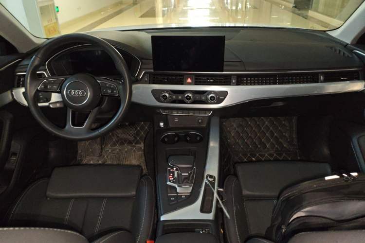Used Audi A4L 2023 40 TFSI Fashion Dynamic Model
