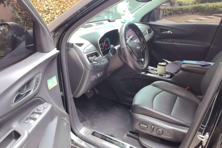 Used Chevrolet Equinox 2018 RS 550T Automatic All-Wheel-Drive Boundary Edition Driver Seat