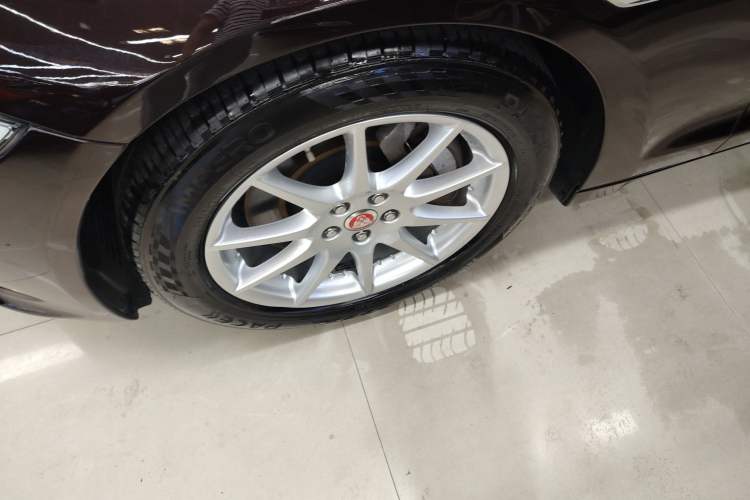 Used Jaguar XJ 2014 XJL 2.0T Two-Wheel-Drive Elegant Business Edition
