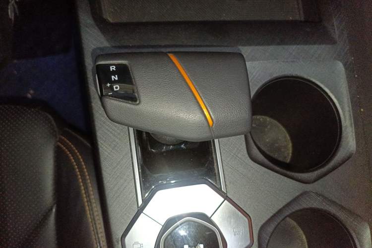 Used CHANGAN UNI-V 2022 1.5T Prestige Version Gear Lever