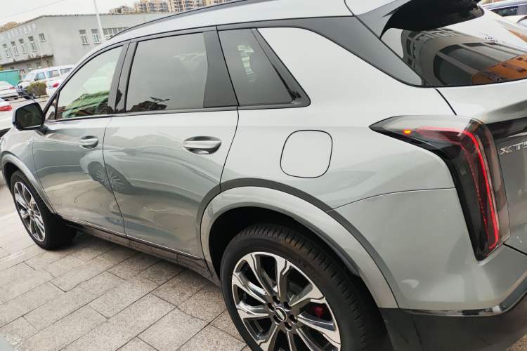 Used Cadillac XT5 2025 2.0T Platinum Edition
