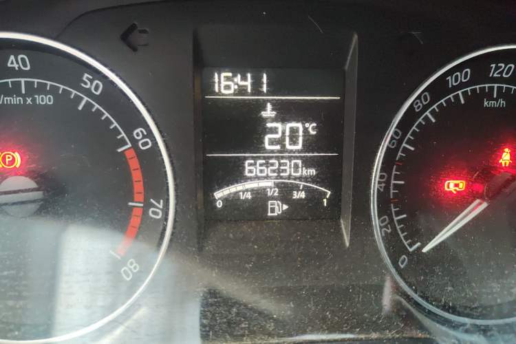 Used Skoda Rapid Spaceback 2016 Revised Version 1.4L Manual Front-Drive Edition