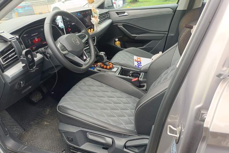 Used Volkswagen Sagitar 2023 300TSI DSG Excellence Edition Left Front Seat