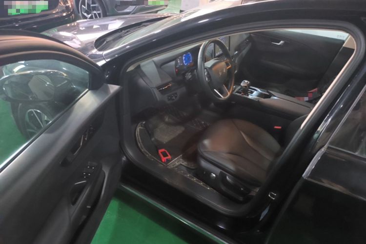 Used Hongqi E-QM5 2021 Online Booking Charging Basic Edition 5 Seats