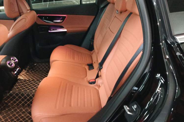 Used Mercedes-Benz GLC 2024 Facelifted GLC 260 L 4MATIC Luxury Version 5 Seats