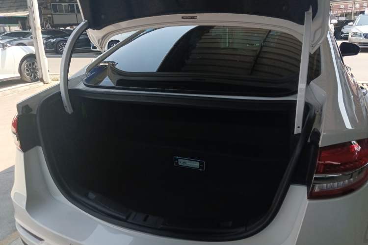 Used Ford Mondeo New Energy 2018 2.0 PHEV Smart-Controlled Fashion Edition China VI Standard
