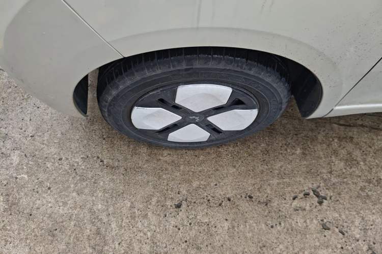 Used Wuling Hongguang MINIEV 2024 3rd Generation 215km Advanced Version Left Front Wheel Hub