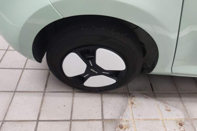 Used CHANGAN NEVO Lumin 2022 155 km – Refreshingly Sweet Edition Right Rear Wheel Hub