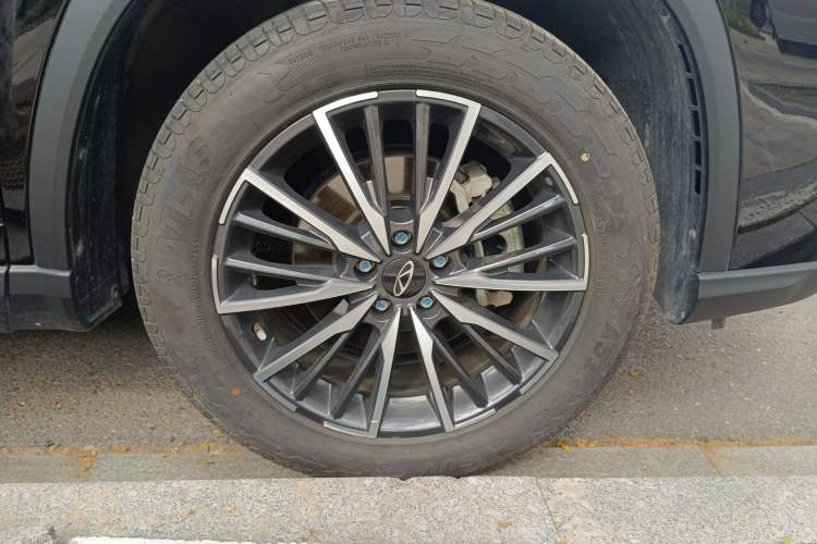 Used Chery Tiggo 8 PRO 2024 Champion Edition 290T Two-Wheel Drive Shining Version 5 Seats Right Front Wheel Hub