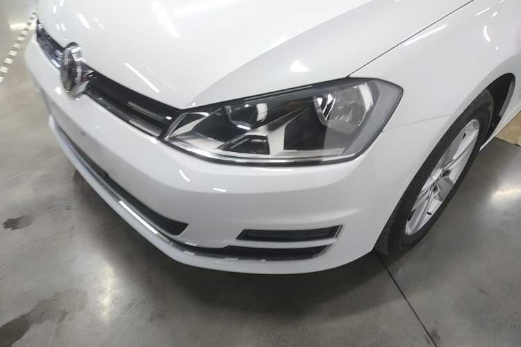 Used Volkswagen Golf 2015 1.4TSI Automatic Luxury Model Left Front Headlight