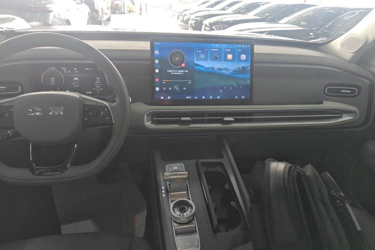 Used BAIC Off-Road BJ30 2024 1.5T Magic Electric Drive Advanced Version Audio And AC Panel