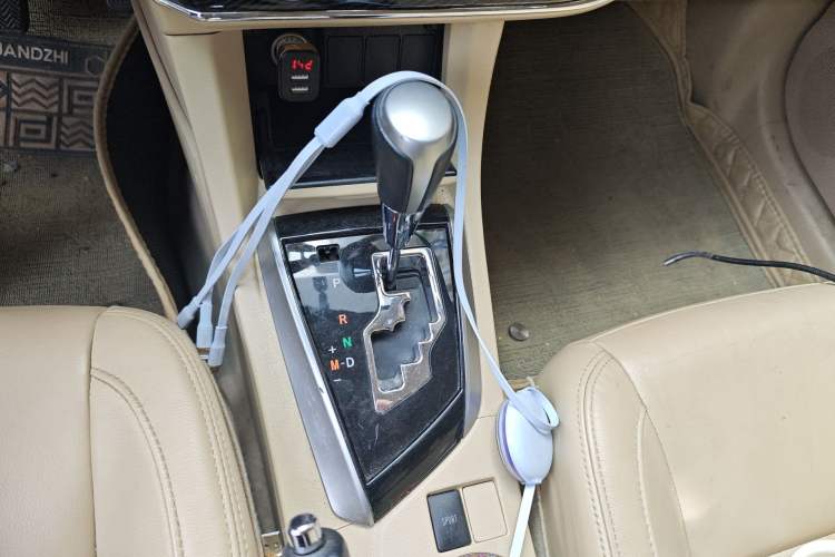 Used Toyota Corolla 2014 1.6L CVT GL-i Leather Edition Gear Lever