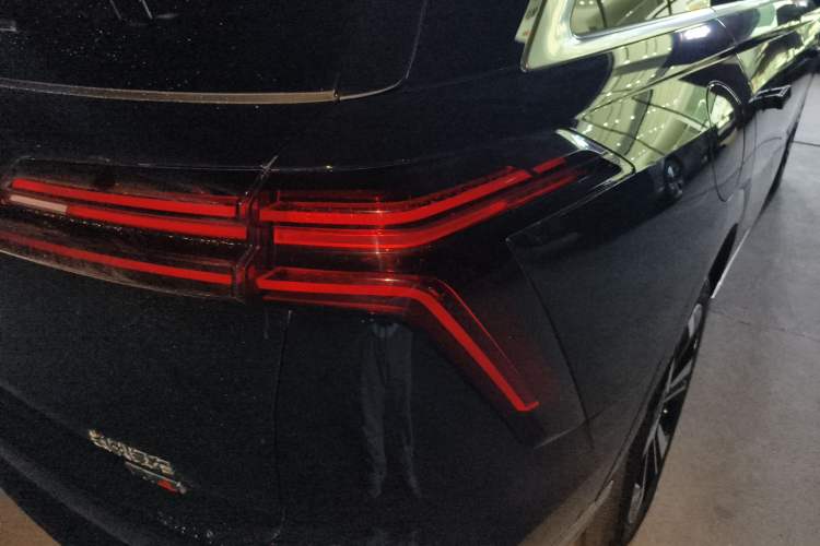 Used Wey Lanshan 2023 Four-Wheel Drive Ultra-Long Range Version Right Rear Taillight