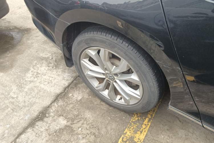 Used Volkswagen Magotan 2018 Facelift 330TSI DSG Luxury Model Right Rear Wheel Hub