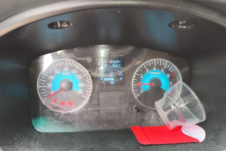 Used Jinbei New Hiace X30L CNG 2023 70L CNG Wealth Edition 6/7-seater Bus Non-Air-Conditioned Model SWCC15M