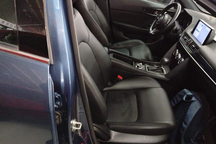 Used Mazda CX-4 2020 2.0L Automatic Two-Wheel Drive Blue Sky Dynamic Edition Right Front Seat