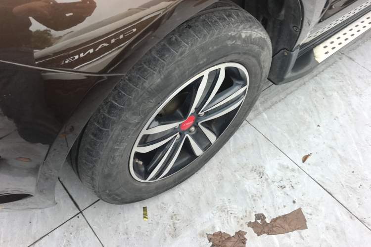 Used Geely Auto GX7 2015 Sports Edition 2.0L Automatic Prestige Model
