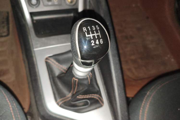 Used JAC Group Refine S3 2014 1.5L Manual Luxury Model Gear Lever